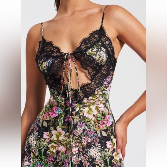 Lia Floral Lace Trim Satin Mini Dress – Floral Print, Sexy Lace Up - Picture 3 of 8